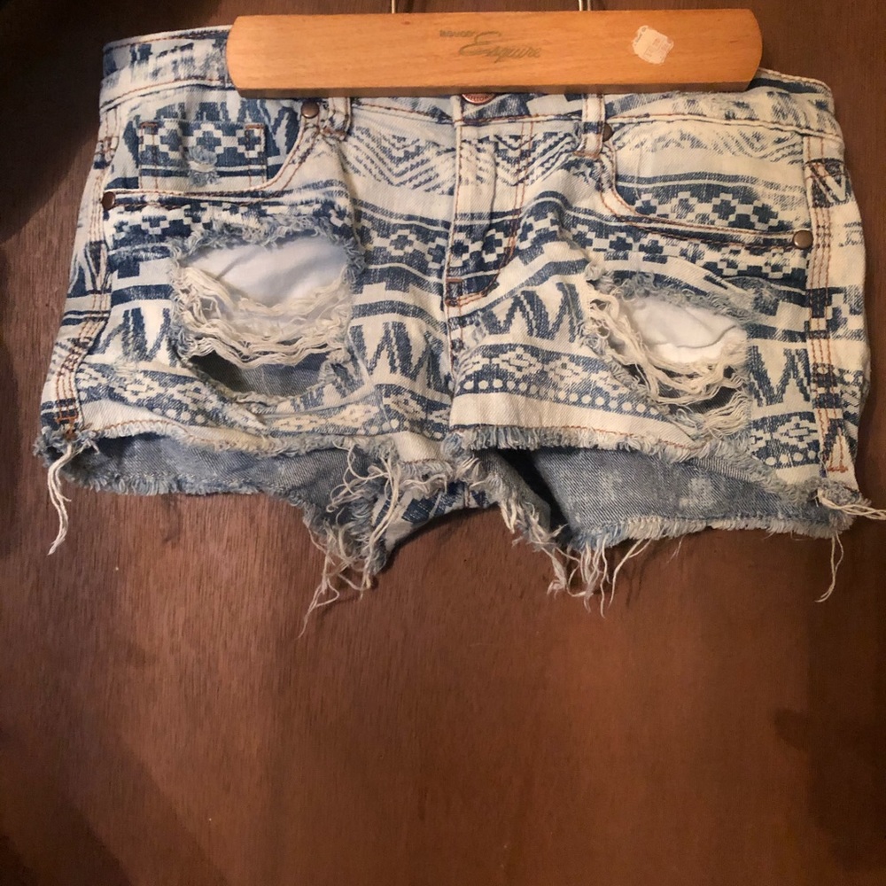 Distressed short jeans , tie dye